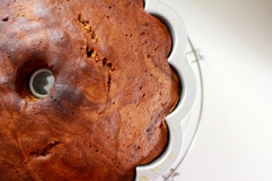 Tiramisu marmercake laten afkoelen in de vorm / www.eenlepeltjelekkers.be