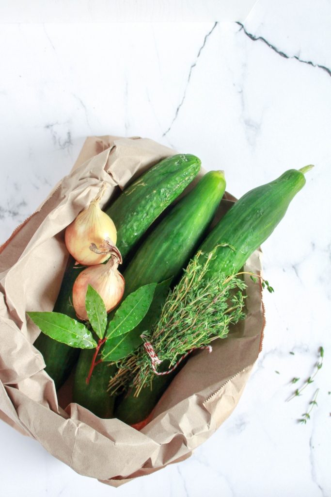 Komkommer, tijm, laurier en ui / www.eenlepeltjelekkers.be