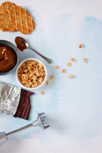 Boterwafels, pinda's, chocolade, dulce de leche en bamix / www.eenlepeltjelekkers.be
