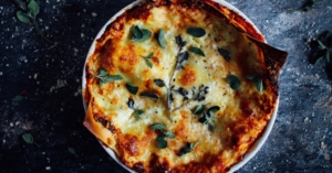 Snelle lasagne met chorizo en oregano FB / www.eenlepeltjelekkers.be