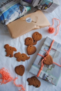 Cadeautjes versierd met gingerbread_Pinches of Happiness / www.eenlepeltjelekkers.be