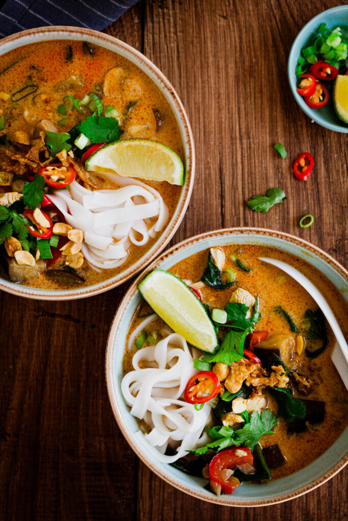 Thaise soep met kip en rijstnoedels