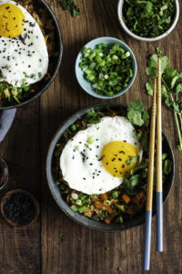 Nasi goreng met tonijn en paprika 1 bord
