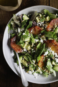 Salade met feta en bloedsinaasappel