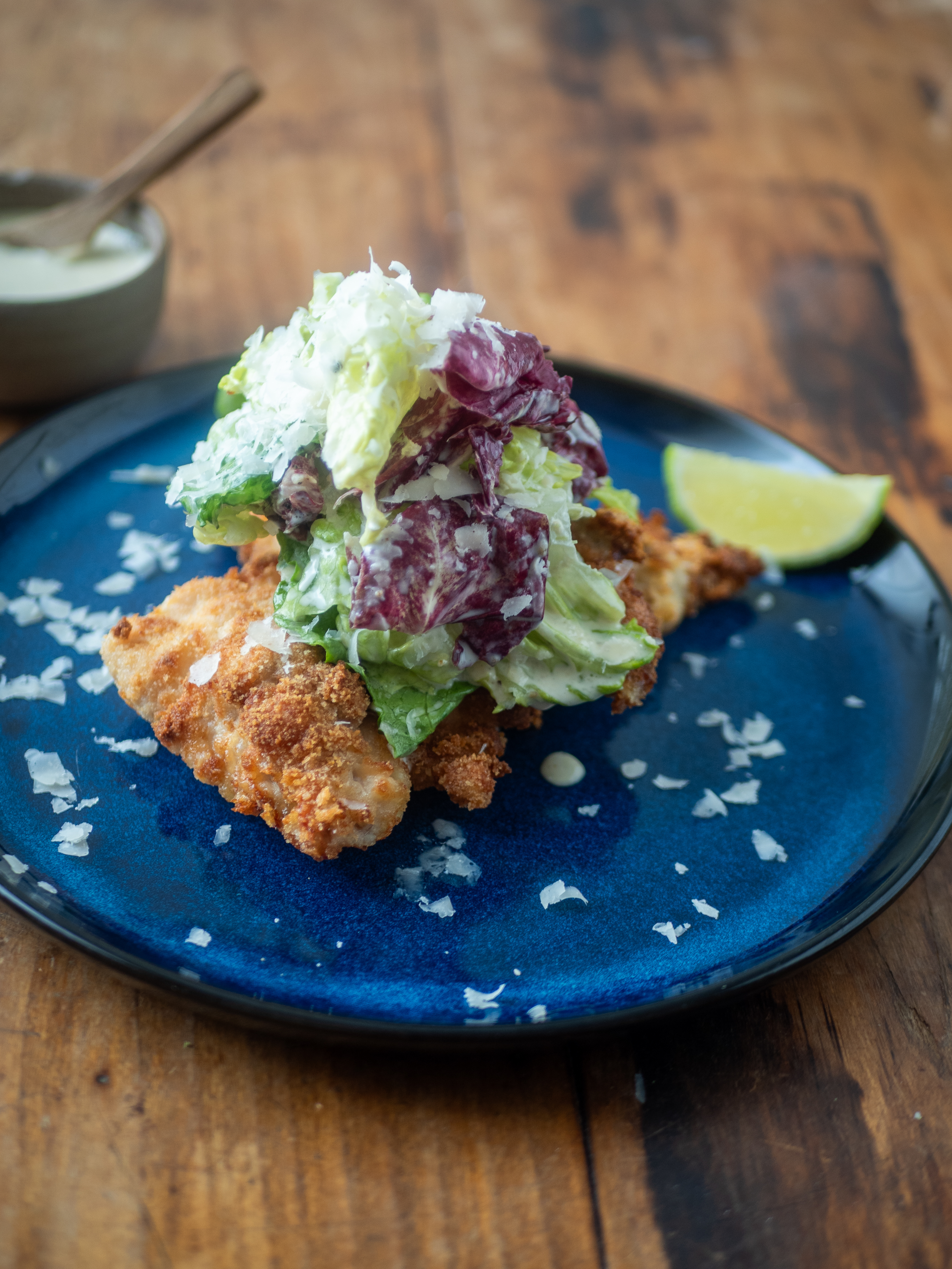 Caesar salad met krokante kip