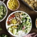 Taco bowl met avocado en limoen-jalapeñodressing